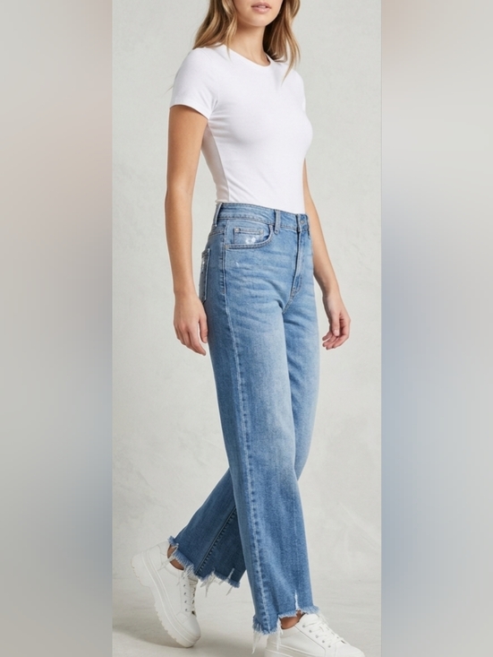 Zenana Outfitters Denim - Zenana Outfitters Distressed Dark Blue Wide-Leg Crop Jeans Size 29